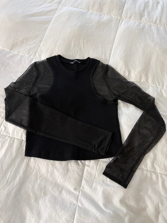 Zara Tops - Zara long sleeve top